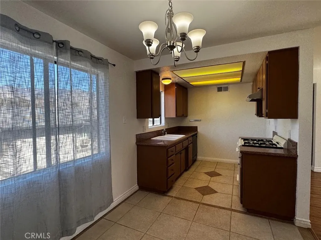 Additional image 10 of 77 N Holliston Avenue, Pasadena, CA 91106