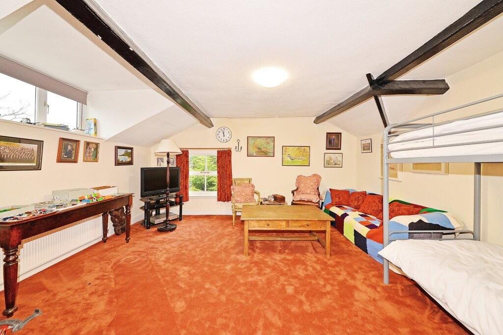 房产图片 31 - 埃奇巴斯顿，克拉伦登路