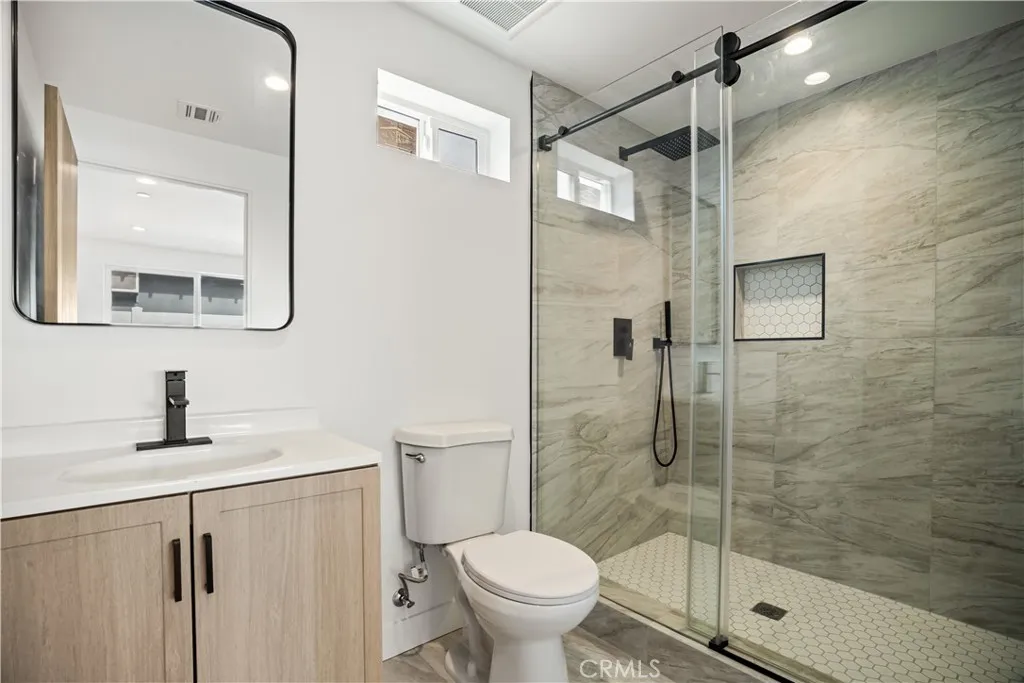 Additional image 30 of 6937 Jellico Avenue, Lake Balboa, CA 91406