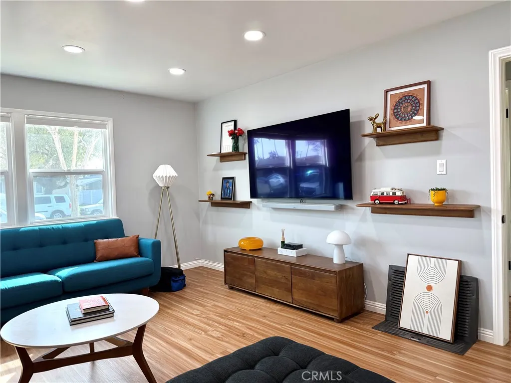 Additional image 10 of 115 W Valencia Avenue Unit B, Anaheim, CA 92805