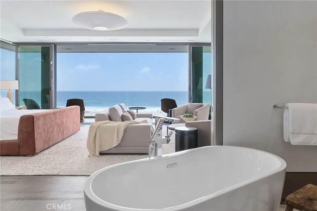 Additional image 112 of 716 The Strand, Manhattan Beach, CA 90266