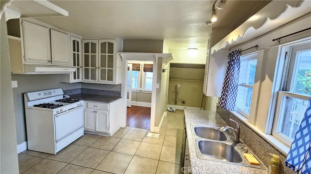 Additional image 17 of 610 E D Street, Ontario, CA 91764