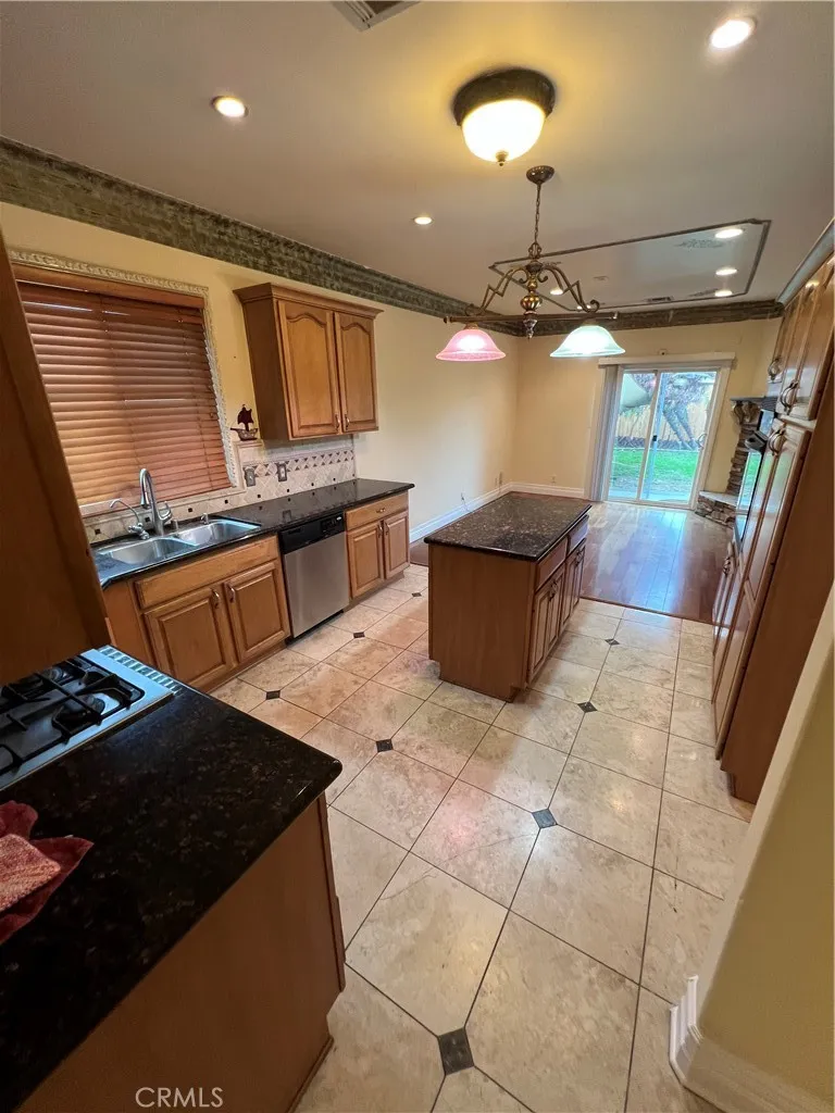 Additional image 54 of 928 S Bon View Ave, Ontario, CA 91761