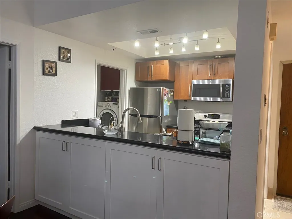 Additional image 5 of 2563 Plaza Del Amo Unit 301, Torrance, CA 90503