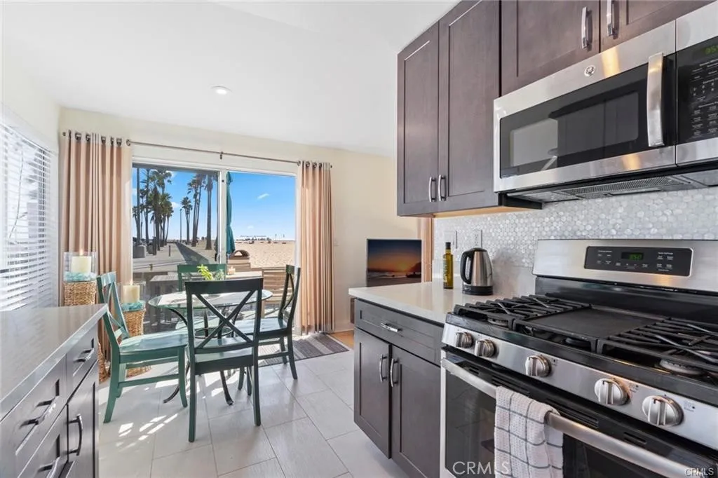 Additional image 7 of 418 E Oceanfront, Newport Beach, CA 92661