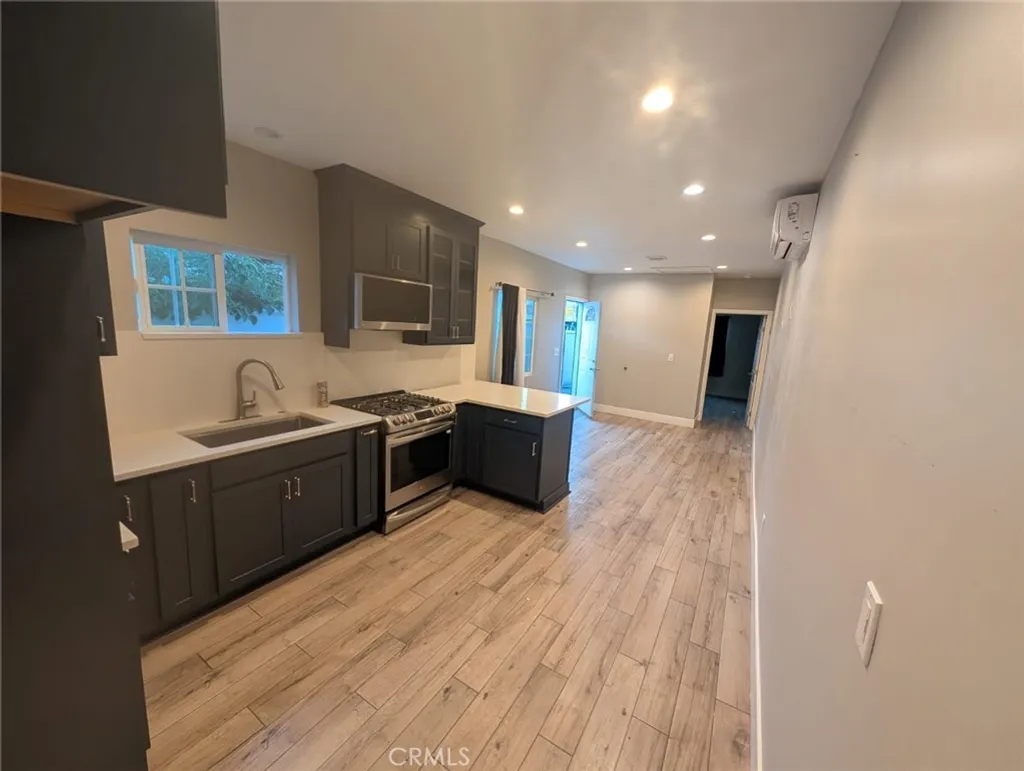 Additional image 10 of 15548 Saticoy, Van Nuys, CA 91406