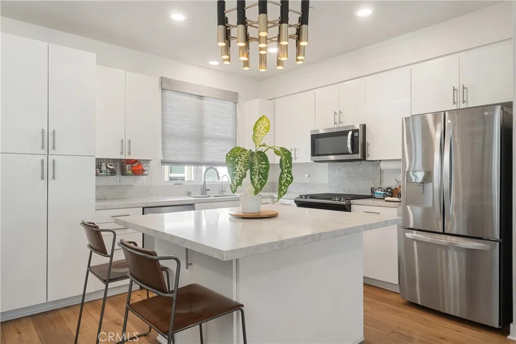 Additional image 2 of 2700 E.Chaucer Street Unit 2, Los Angeles, CA 90065