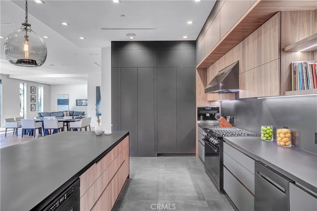 Additional image 136 of 19333 Rosita Street, Tarzana, CA 91356