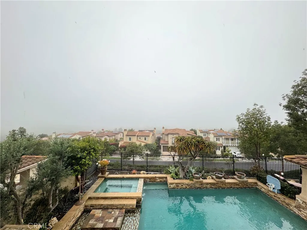 Additional image 15 of 19 Momento, Irvine, CA 92603