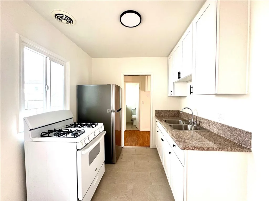 Additional image 16 of 8767 Valley Boulevard Unit 10, Rosemead, CA 91770