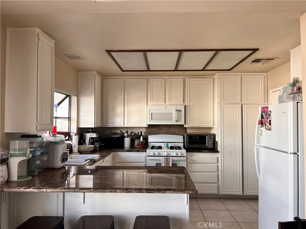 Additional image 9 of 547 W Avenue Q10, Palmdale, CA 93551