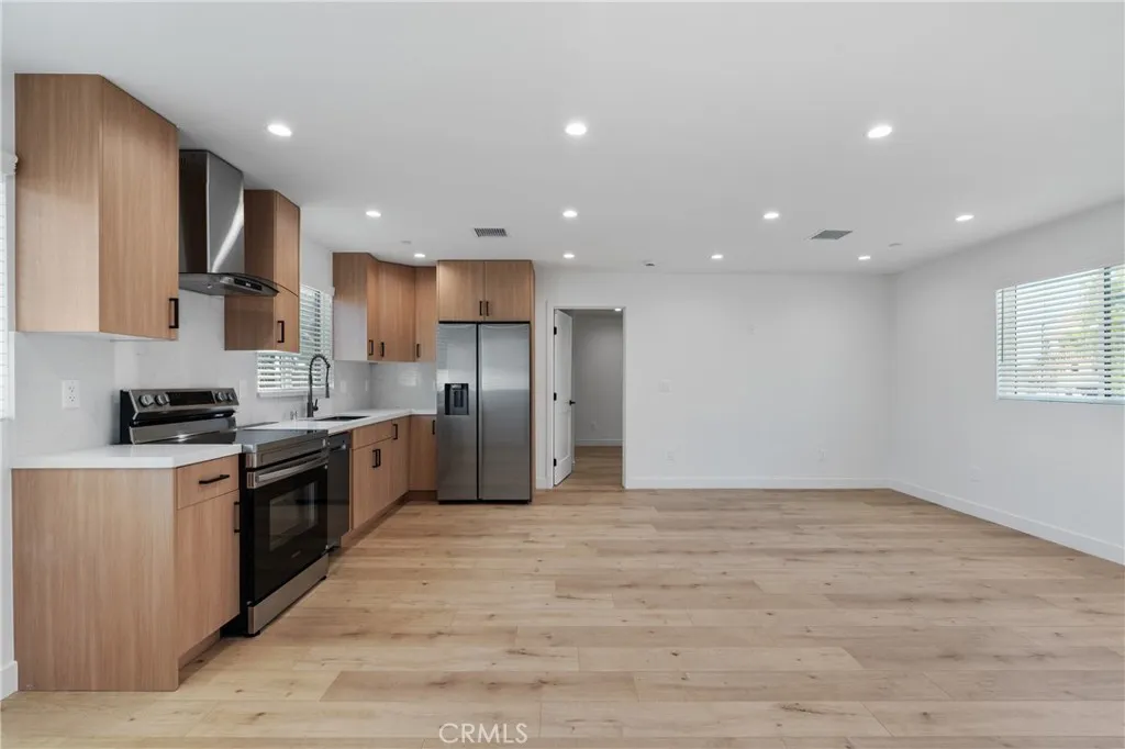 Additional image 13 of 11142 Woodley Avenue Unit 1/2, Granada Hills, CA 91344