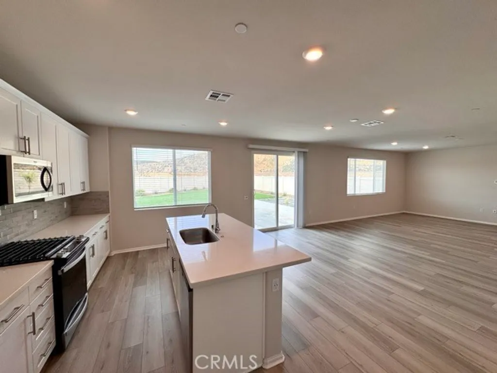 Additional image 13 of 19401 Brush Creek Avenue, Lake Elsinore, CA 92532