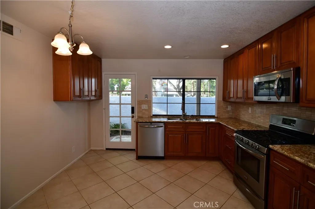 Additional image 4 of 405 E Yale Loop, Irvine, CA 92614
