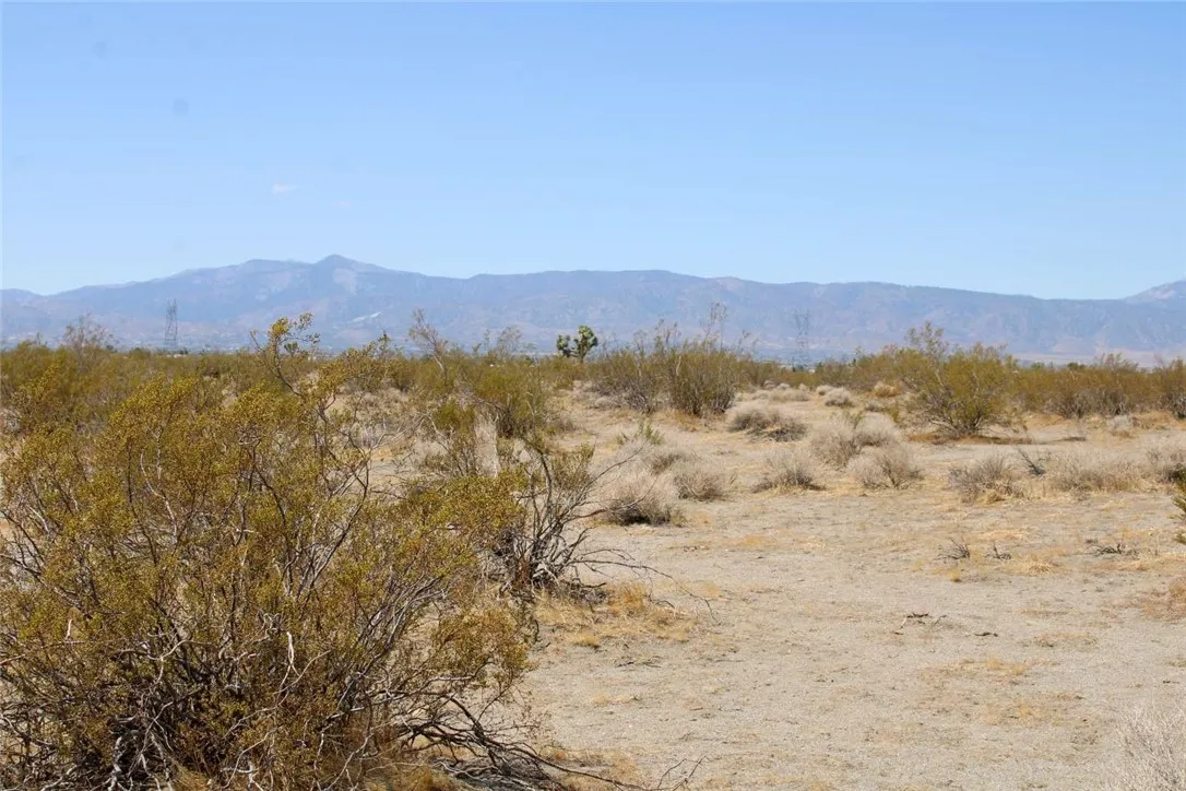 Additional image 32 of 14999 Mojave Drive, Phelan, CA 92371