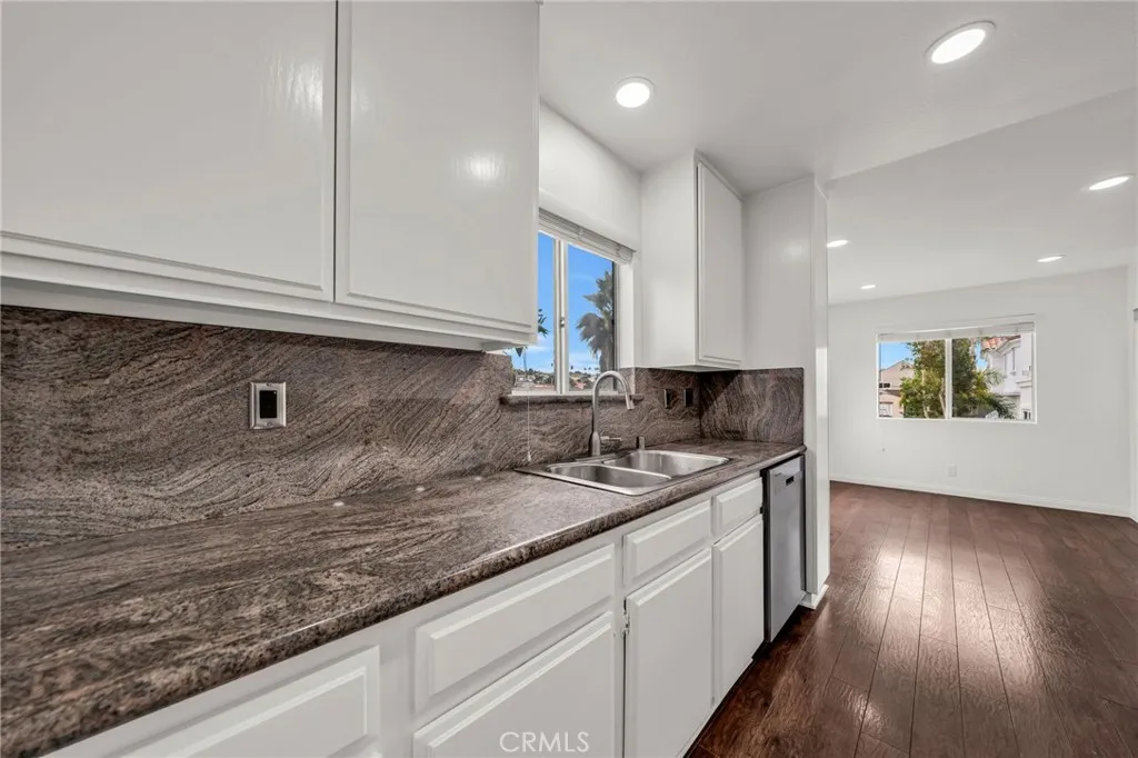 Additional image 6 of 728 5th Street, Hermosa Beach, CA 90254