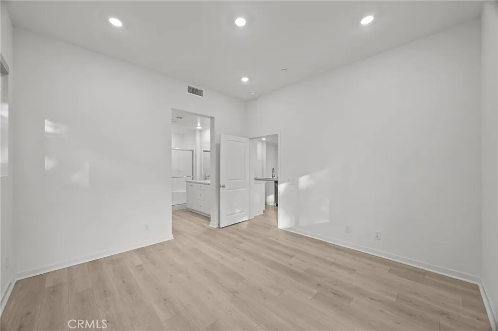 Additional image 20 of 980 N Tangent Privado Unit 202, Ontario, CA 91764