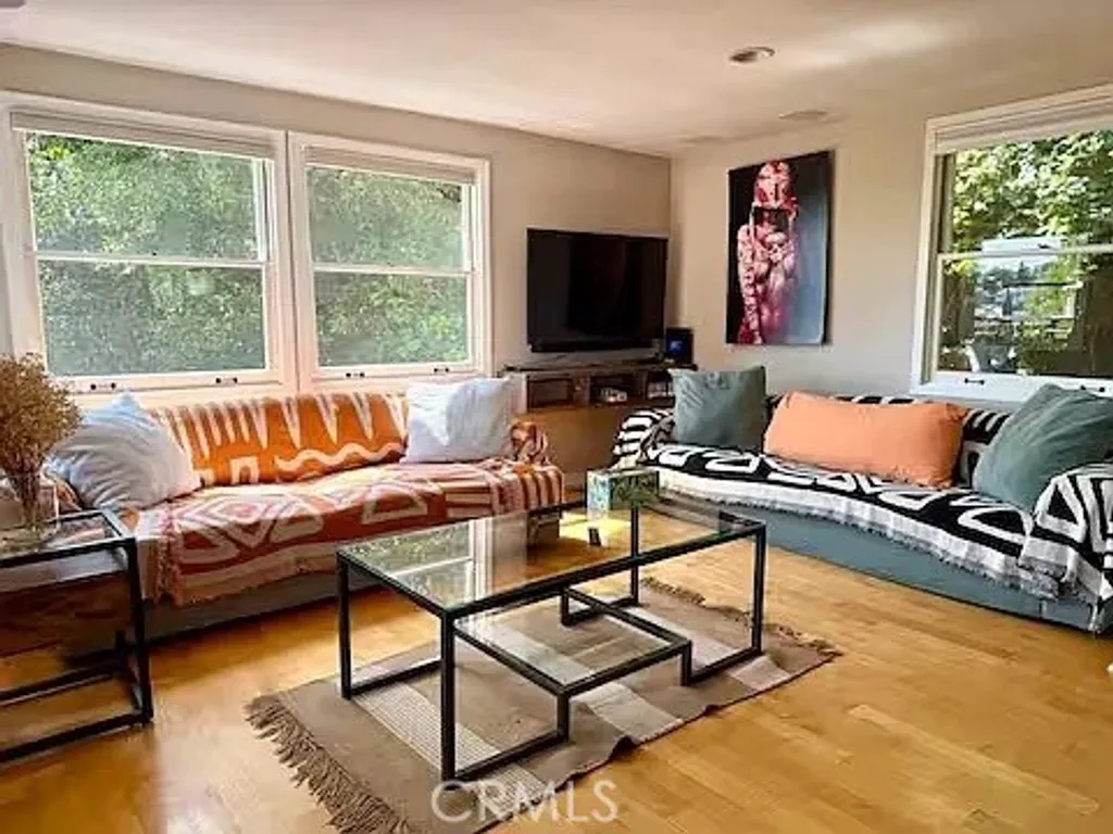 Additional image 15 of 2597 Dearborn, Los Angeles, CA 90068