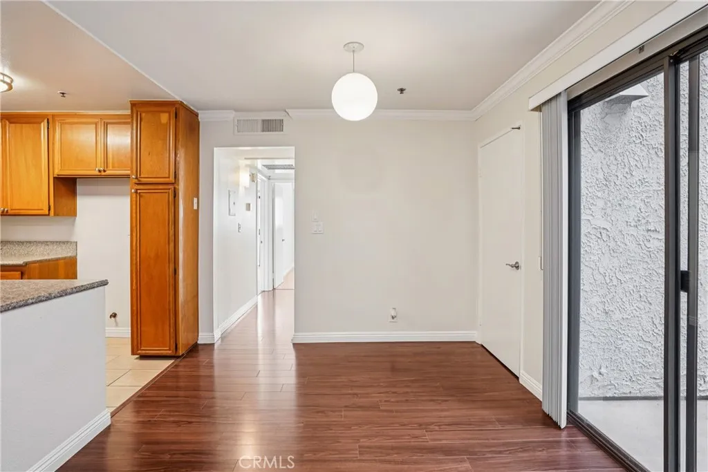 Additional image 5 of 11162 Camarillo St Unit 106, West Toluca Lake, CA 91602