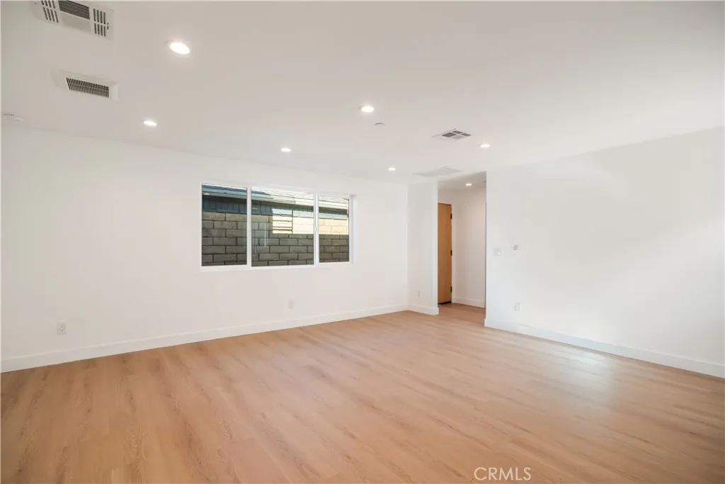 Additional image 24 of 6937 Jellico Avenue, Lake Balboa, CA 91406