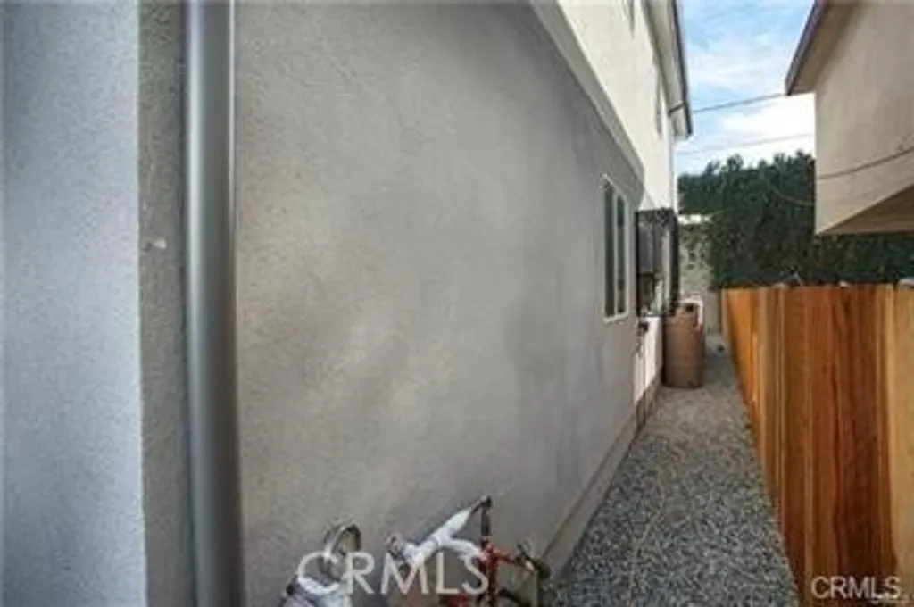 Additional image 13 of 622 W 85th Street Unit 1/2, Los Angeles, CA 90044