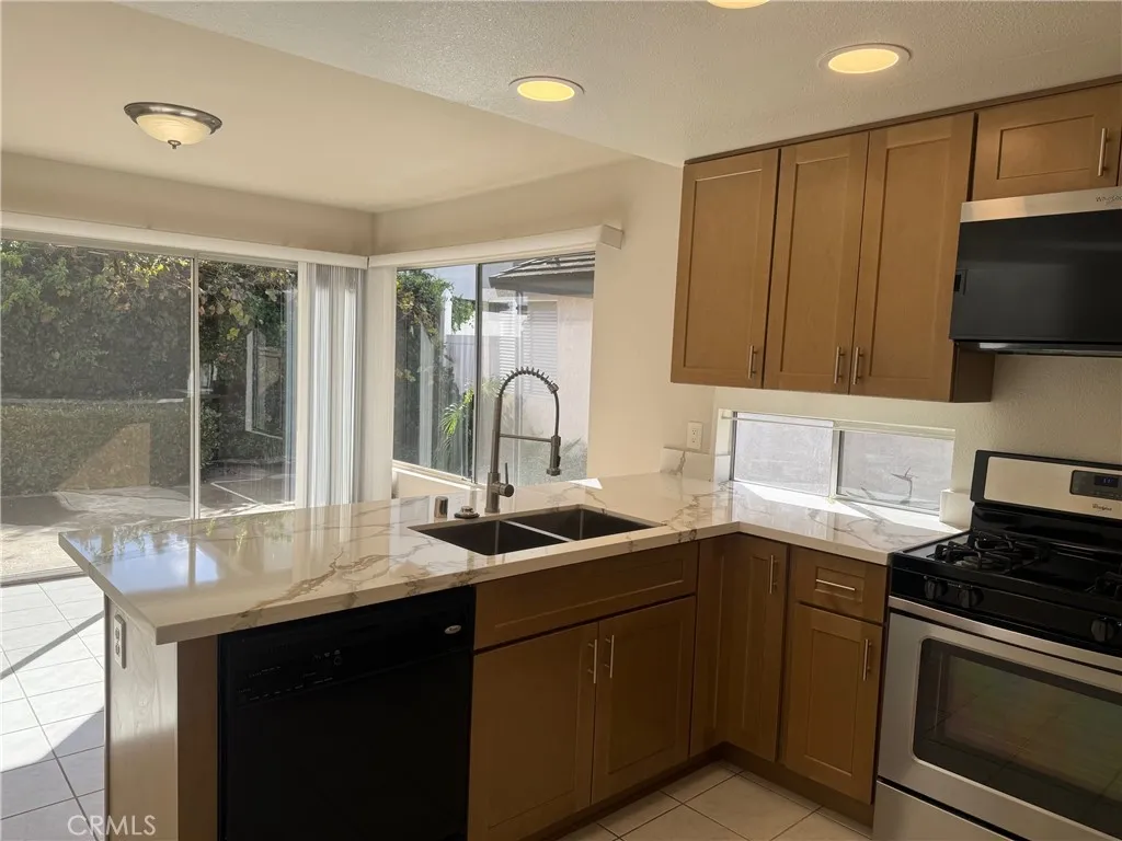 Additional image 31 of 12 Brookdale, Irvine, CA 92604