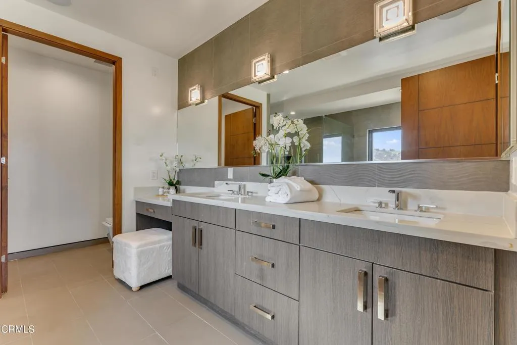 Additional image 96 of 12480 Viewcrest Road, Los Angeles, CA 91604