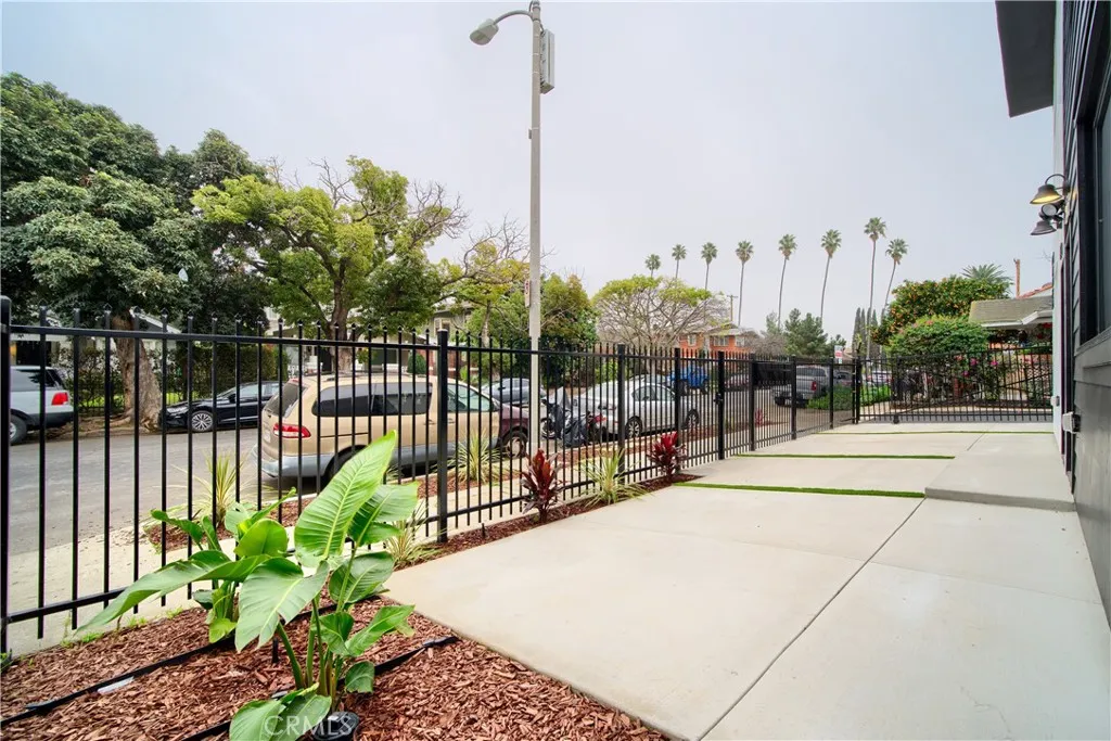 Additional image 4 of 2011 S 8th Avenue, Los Angeles, CA 90018