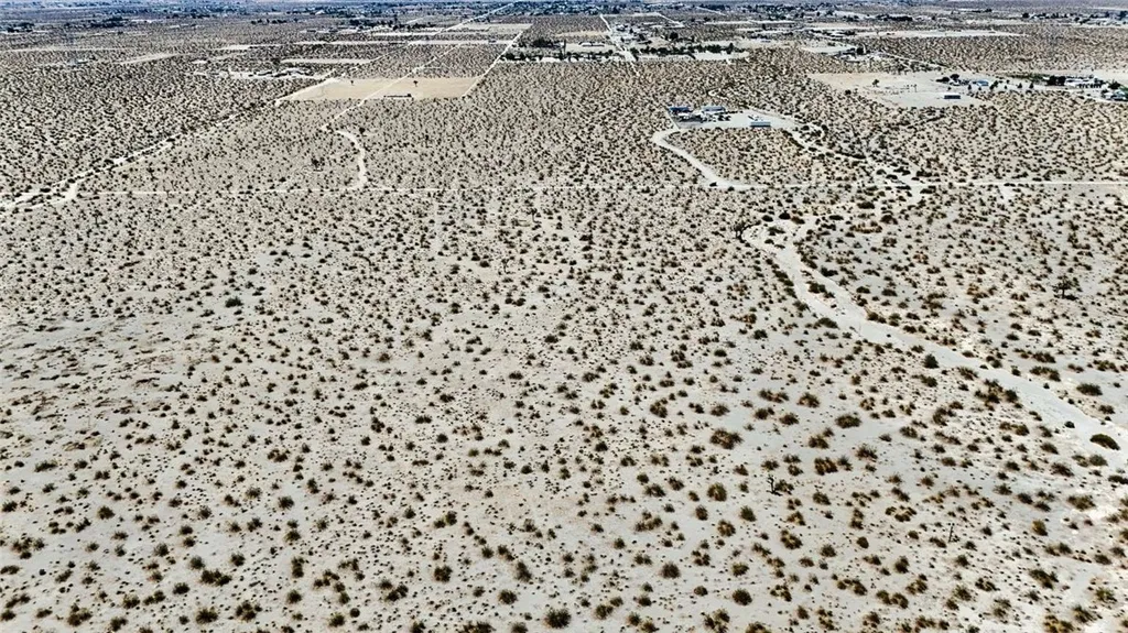 Additional image 6 of 14999 Mojave Drive, Phelan, CA 92371