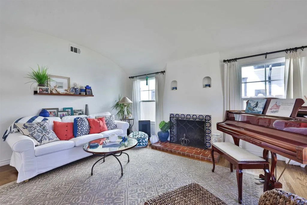 Additional image 10 of 408 5th St, Coronado, CA 92118