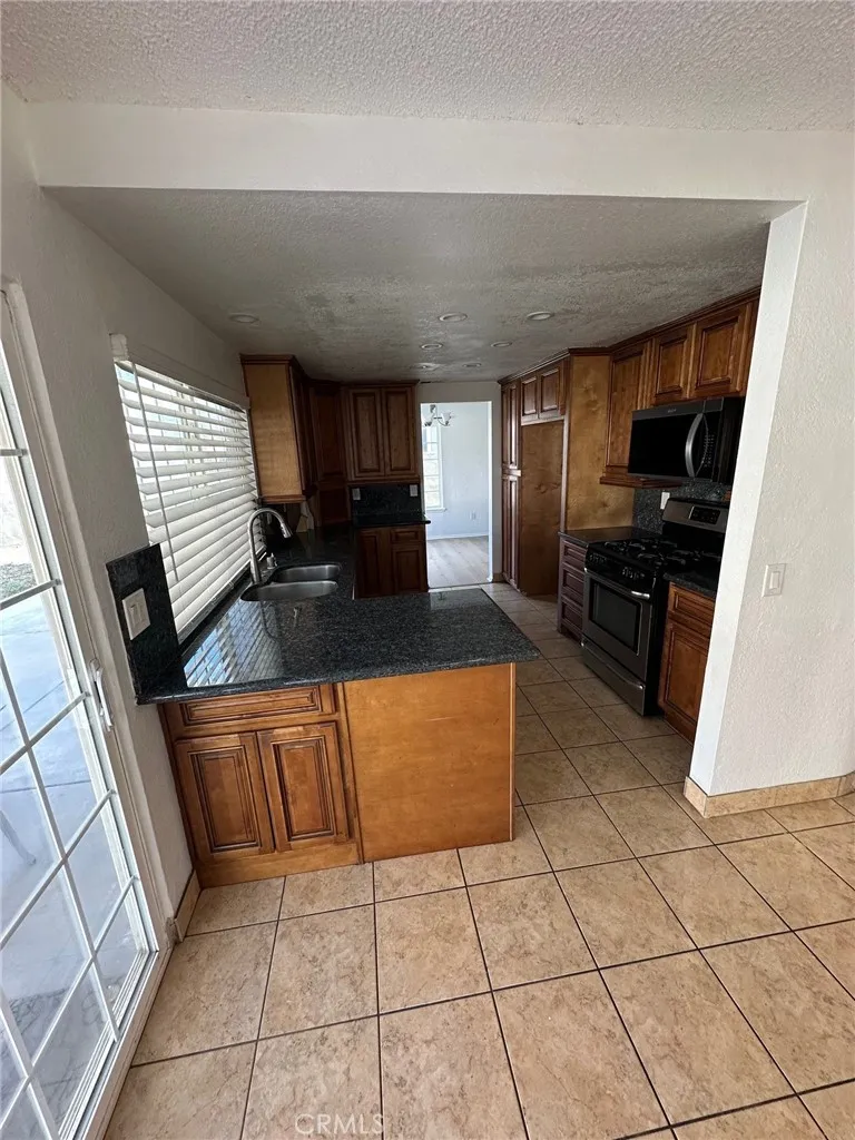 Additional image 40 of 15858 Montgomery Dr, Fontana, CA 92336