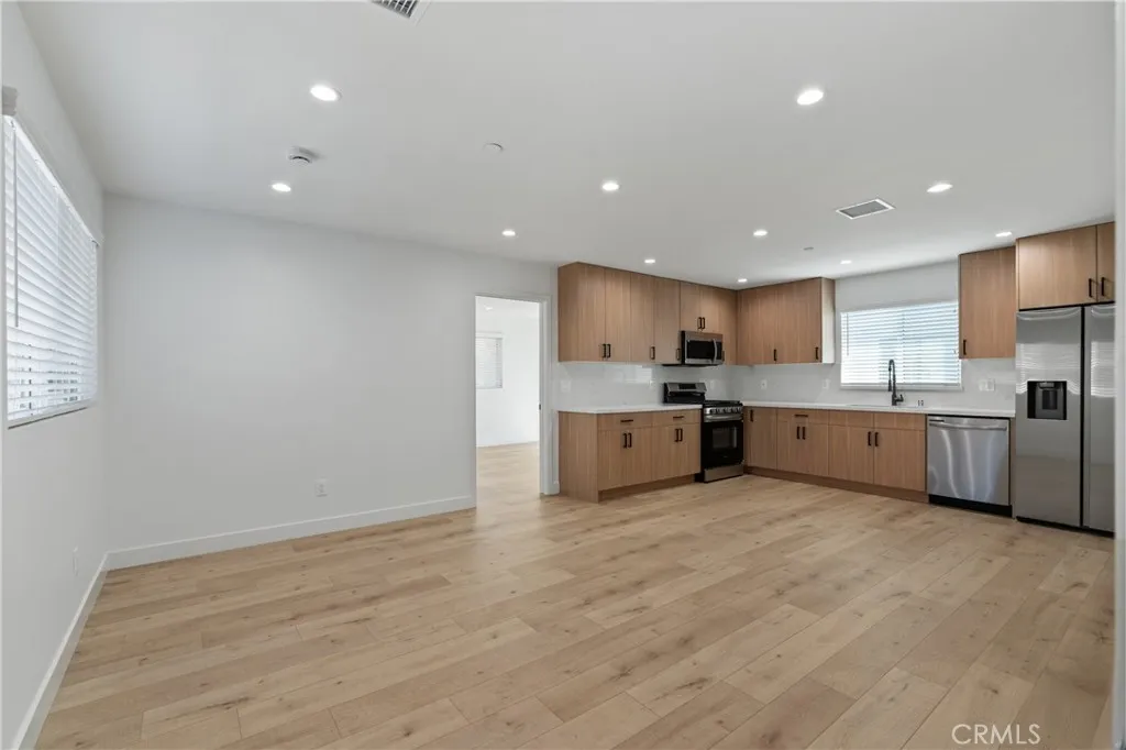 Additional image 7 of 11140 Woodley Avenue Unit 1/2, Granada Hills, CA 91344