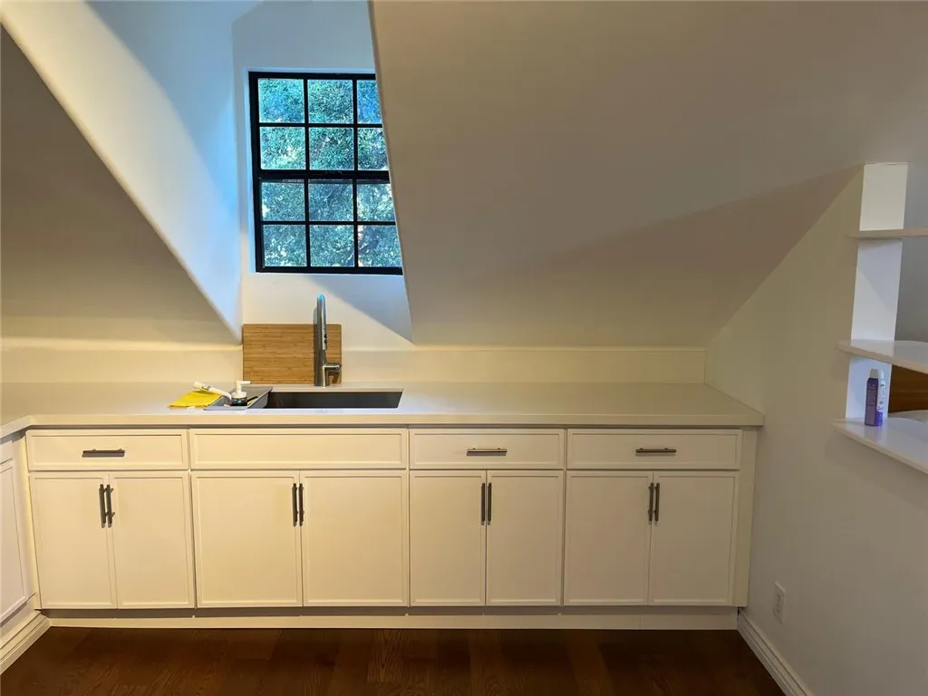 Additional image 6 of 23300 Raymond St Unit Studio, Chatsworth, CA 91311