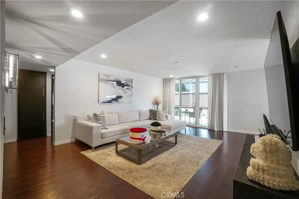 Additional image 20 of 22041 Costanso Street Unit 104, Woodland Hills, CA 91364