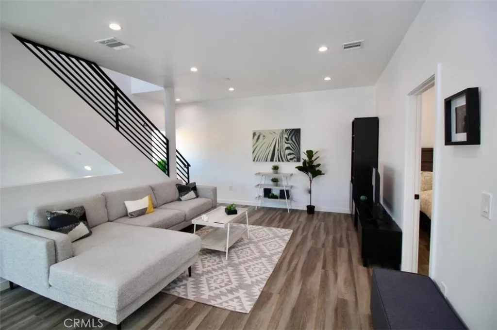 Additional image 37 of 1416 S Cloverdale Ave, Los Angeles, CA 90019