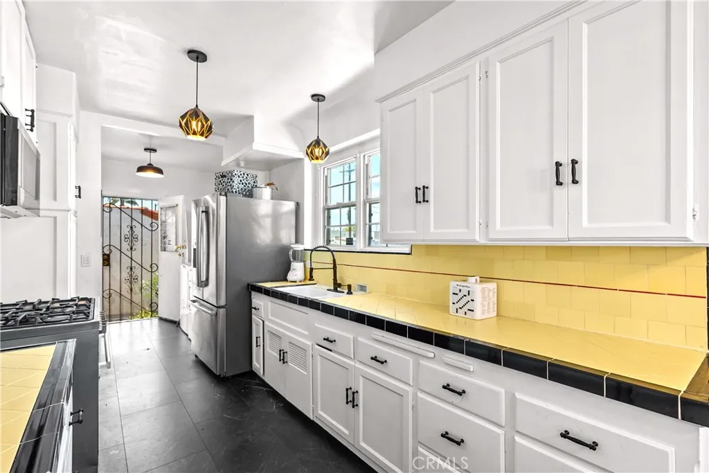 Additional image 71 of 9101 La Salle, Los Angeles, CA 90047