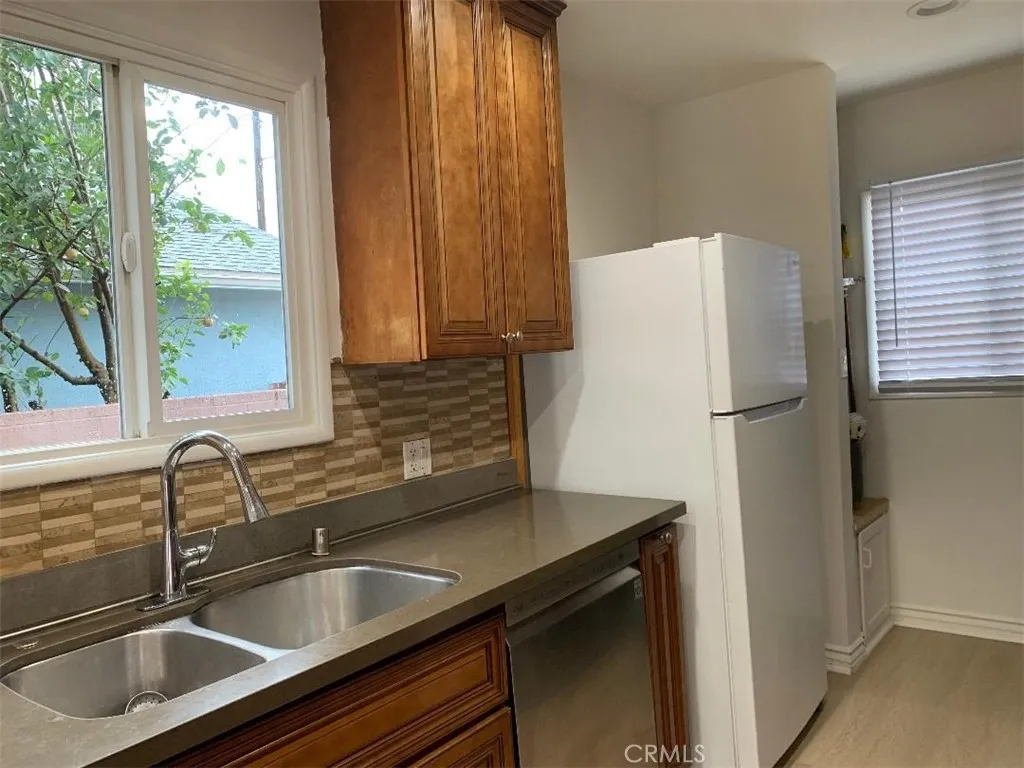 Additional image 6 of 18233 Welby Way, Reseda, CA 91335