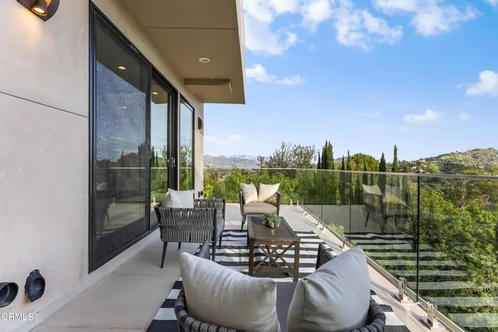 Additional image 131 of 12480 Viewcrest Road, Los Angeles, CA 91604