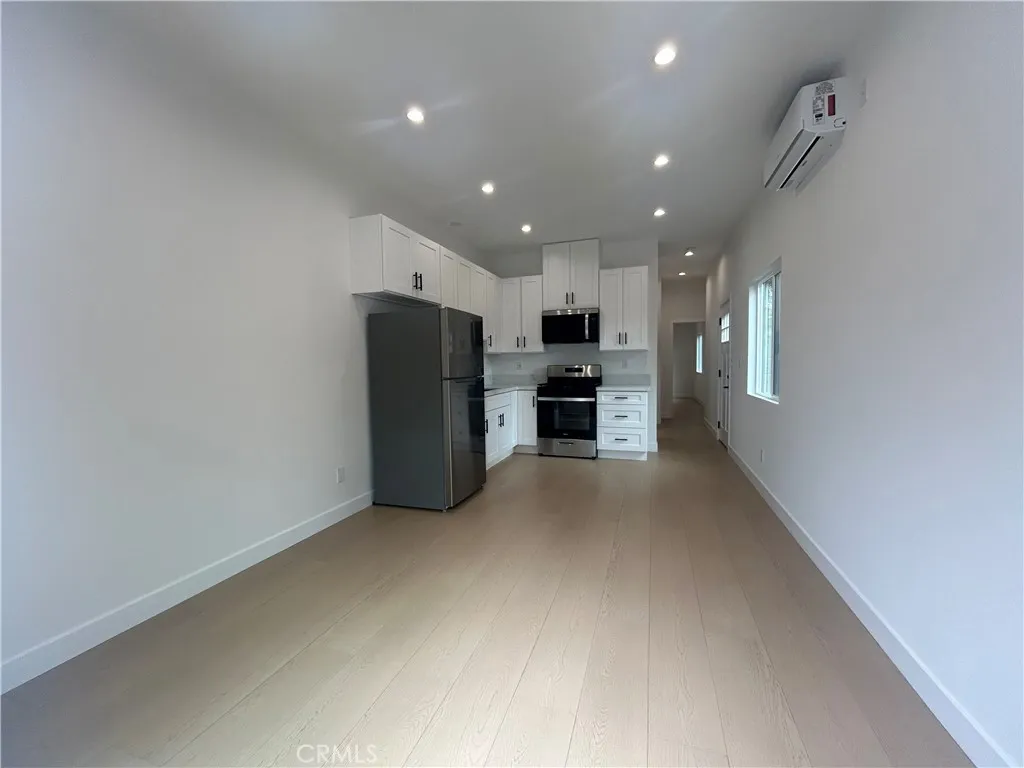 Additional image 16 of 11052 Emelita St., North Hollywood, CA 91601