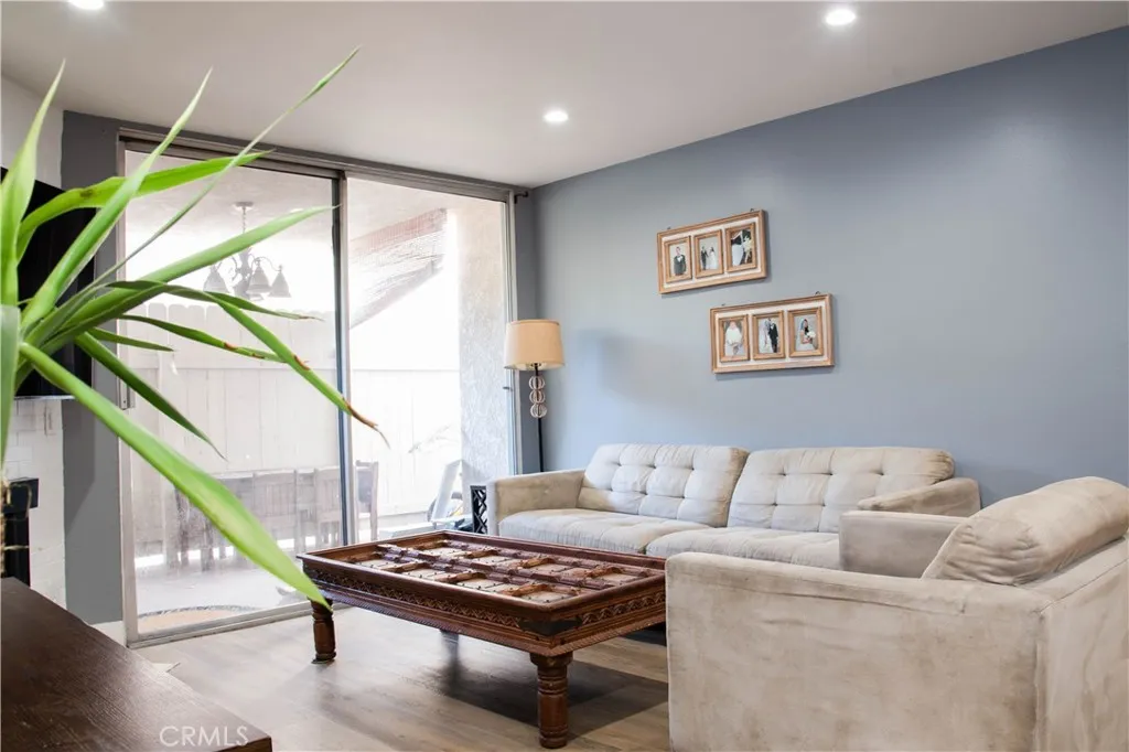 Additional image 2 of 4705 Kester Unit 106, Sherman Oaks, CA 91403