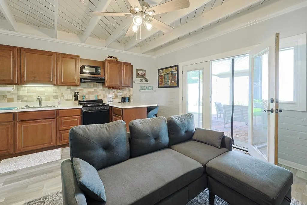 Additional image 58 of 413 J Street, Coronado, CA 92118