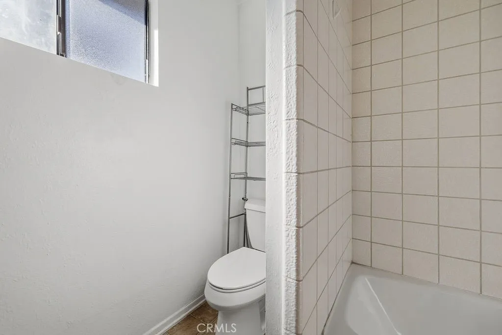 Additional image 60 of 7231 Balboa Unit A, Lake Balboa, CA 91406