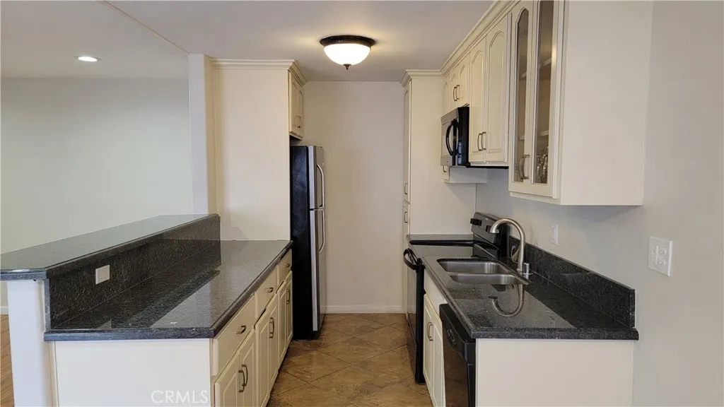 Additional image 16 of 5403 Newcastle Avenue Unit 12, Encino, CA 91316