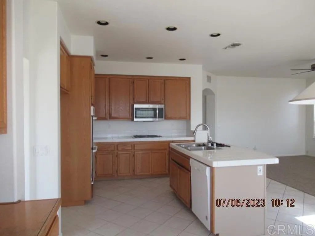 Additional image 8 of 552 Bayona Loop, Chula Vista, CA 91910