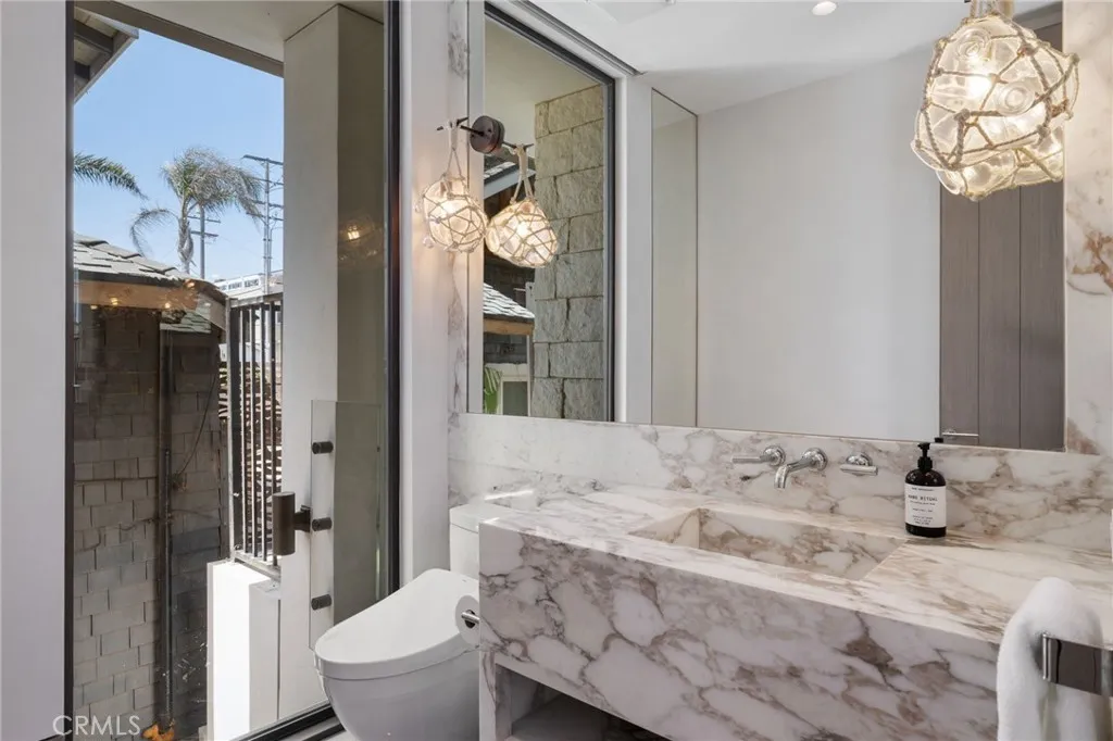 Additional image 29 of 716 The Strand, Manhattan Beach, CA 90266