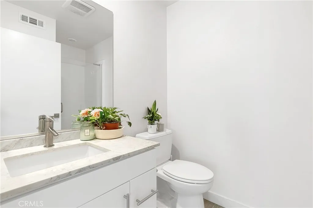 Additional image 21 of 2700 E.Chaucer Street Unit 2, Los Angeles, CA 90065