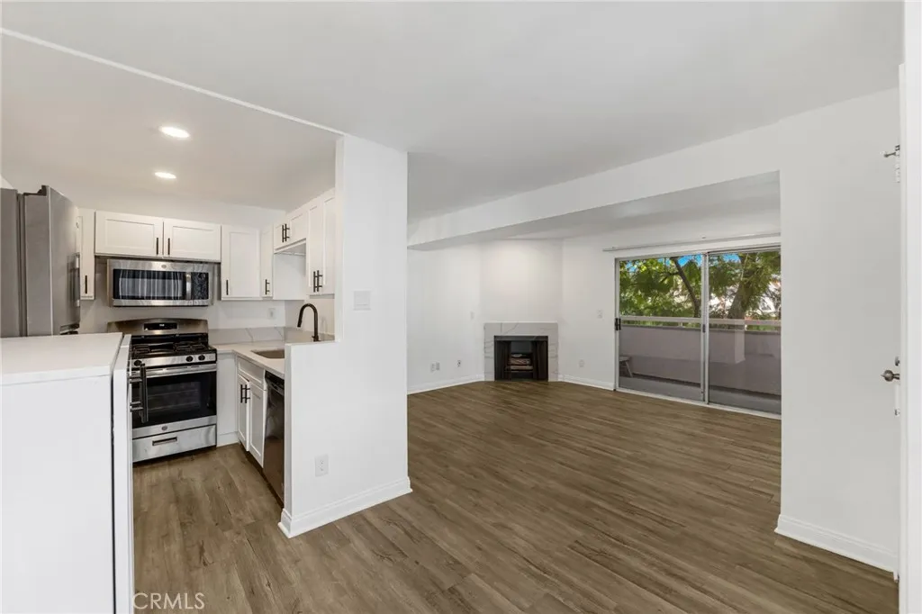 Additional image 9 of 4406 Cahuenga Boulevard Unit 101, Toluca Lake, CA 91602