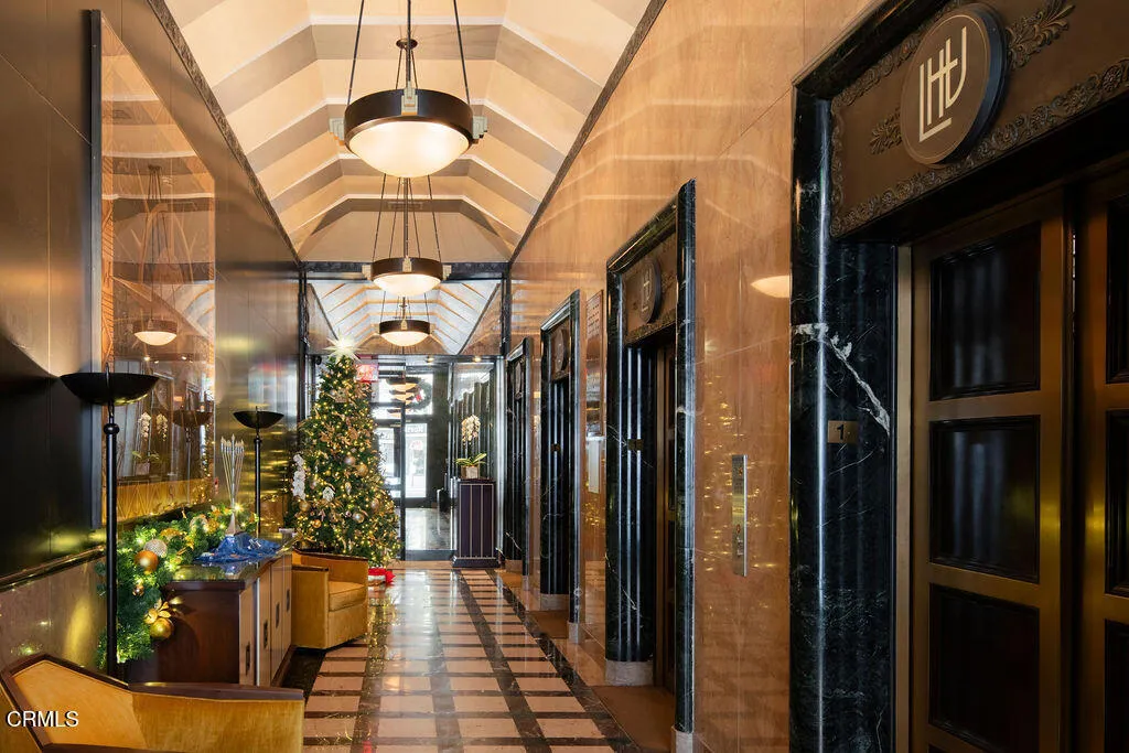 Additional image 3 of 6253 Hollywood Boulevard Unit 701, Los Angeles, CA 90028