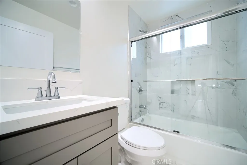 Property image for 2013 S 8th Avenue, Los Angeles, CA 90018