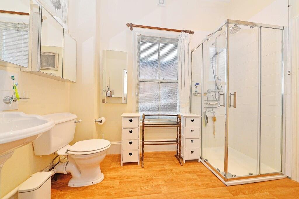 房产图片 28 - 埃奇巴斯顿，克拉伦登路